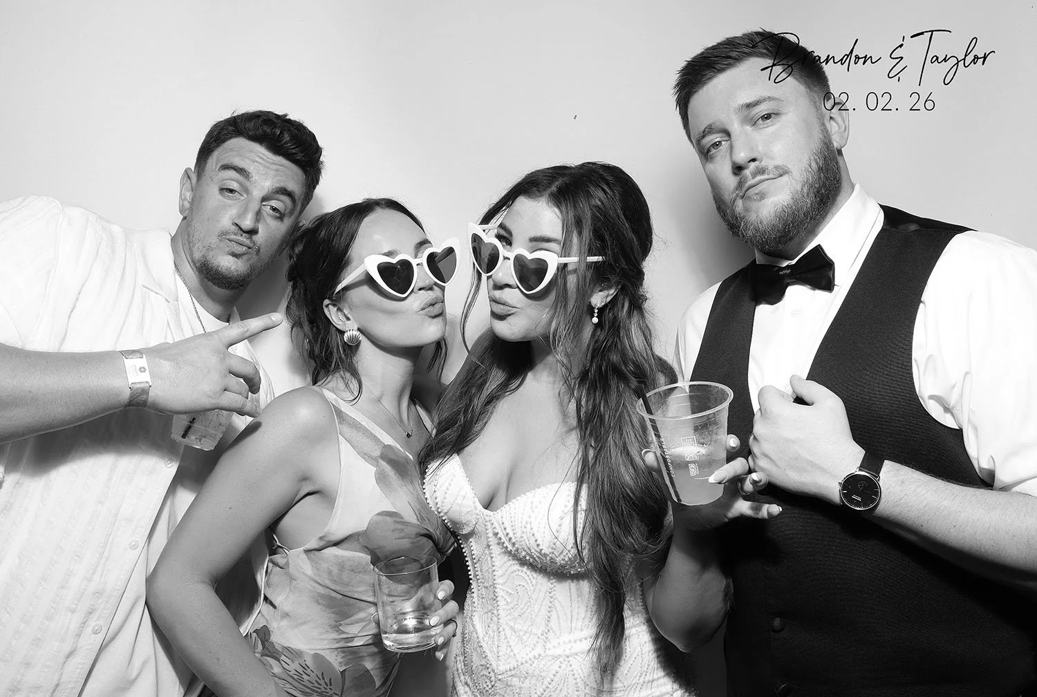 glam wedding photo booth hawaii.jpg