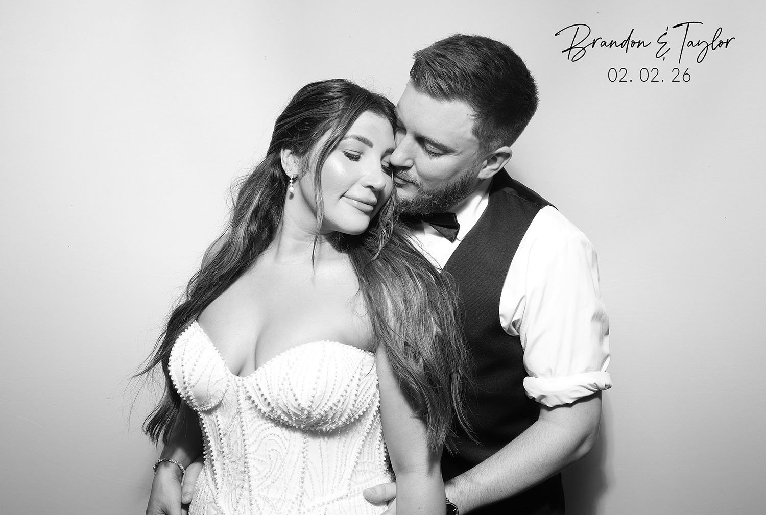 sexy glam photo booth hawaii.jpg
