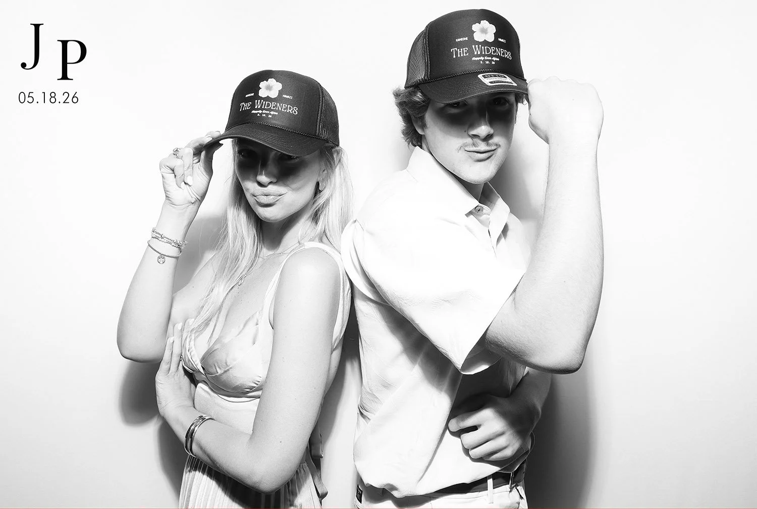 couple glam photo booth oahu.jpg