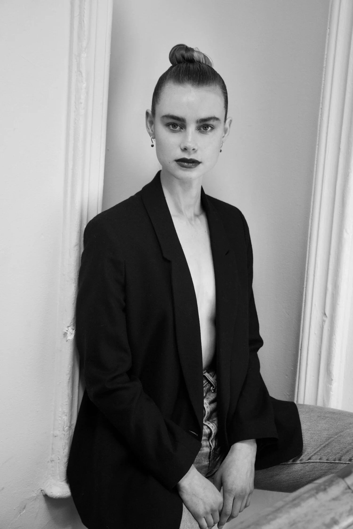 Lucy Fry bare mag 1.jpeg