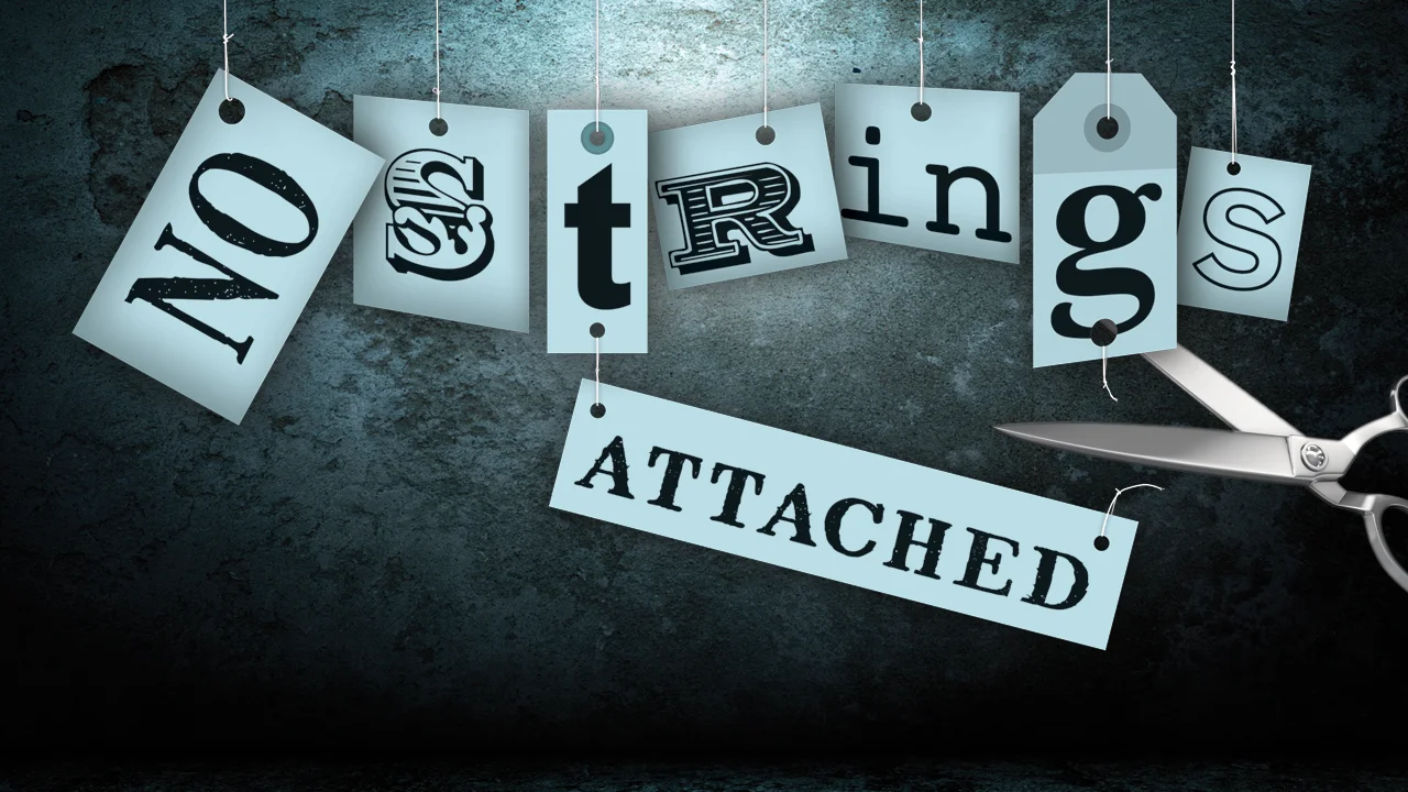 no-strings-attached_main122.jpg