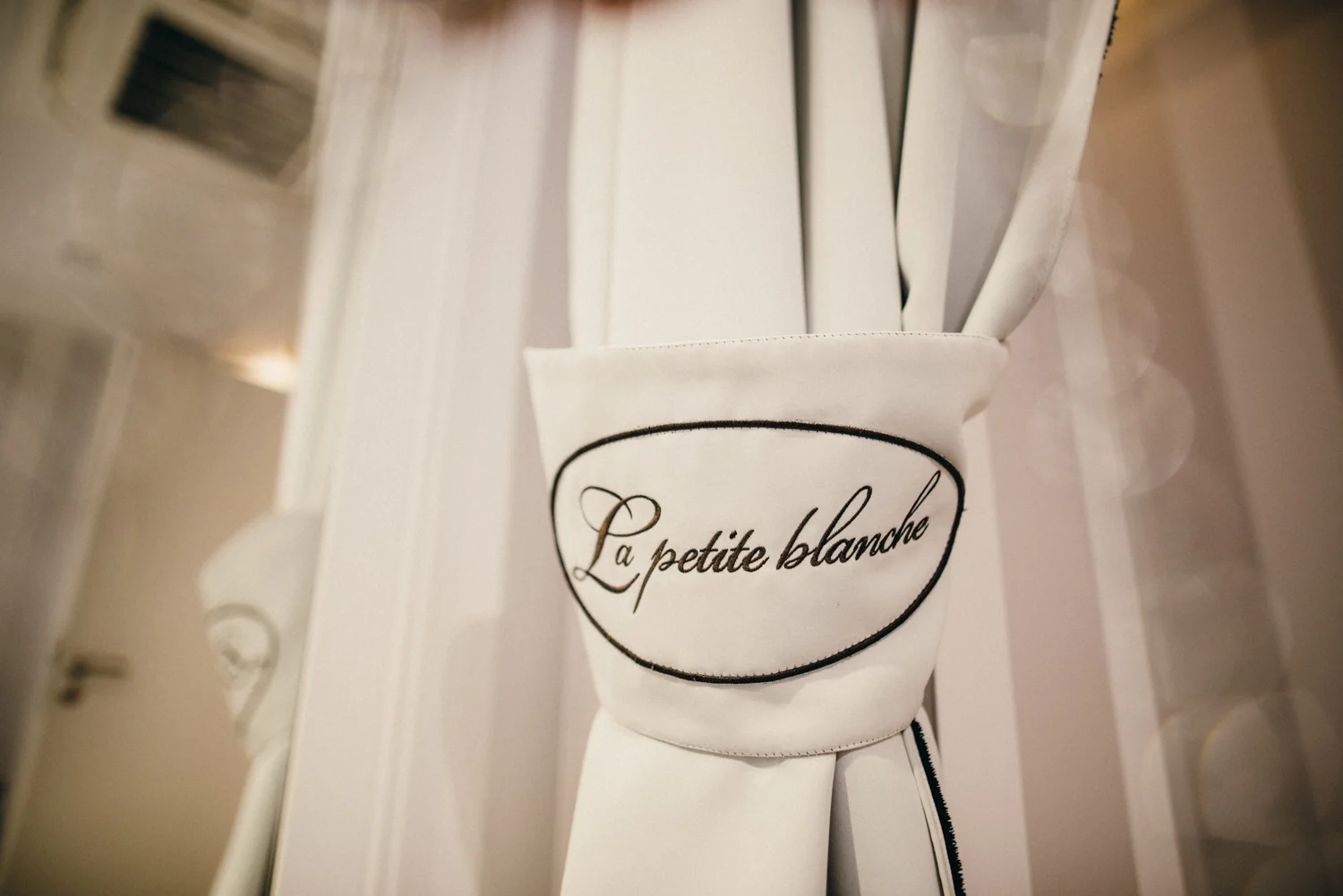 vogelsfotos geschichten portfolio la petite blanche Brautkleid-17.jpg
