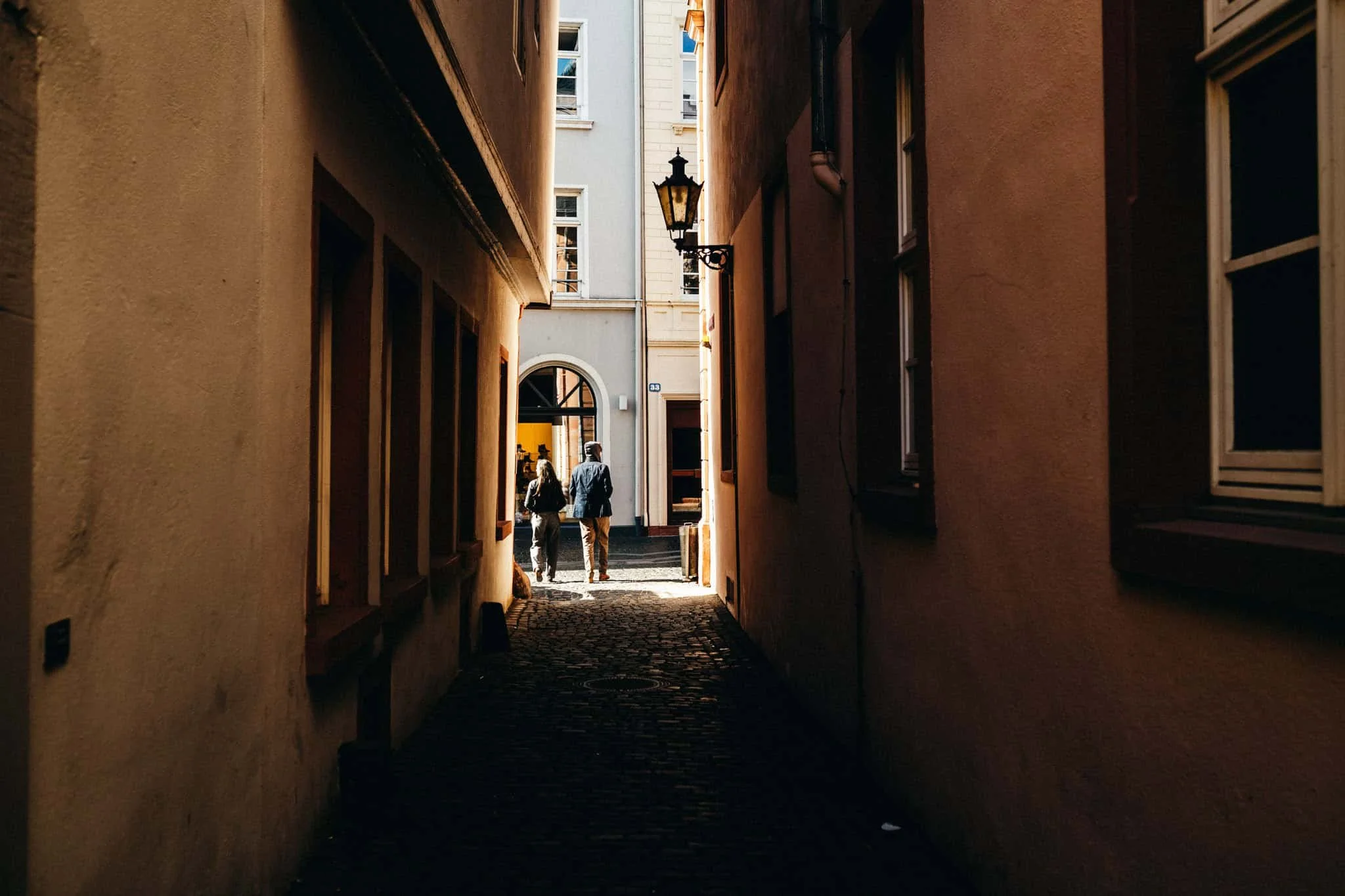 vogelsfotos Paarshooting hochzeit RheinMain Altstadt-046.jpg