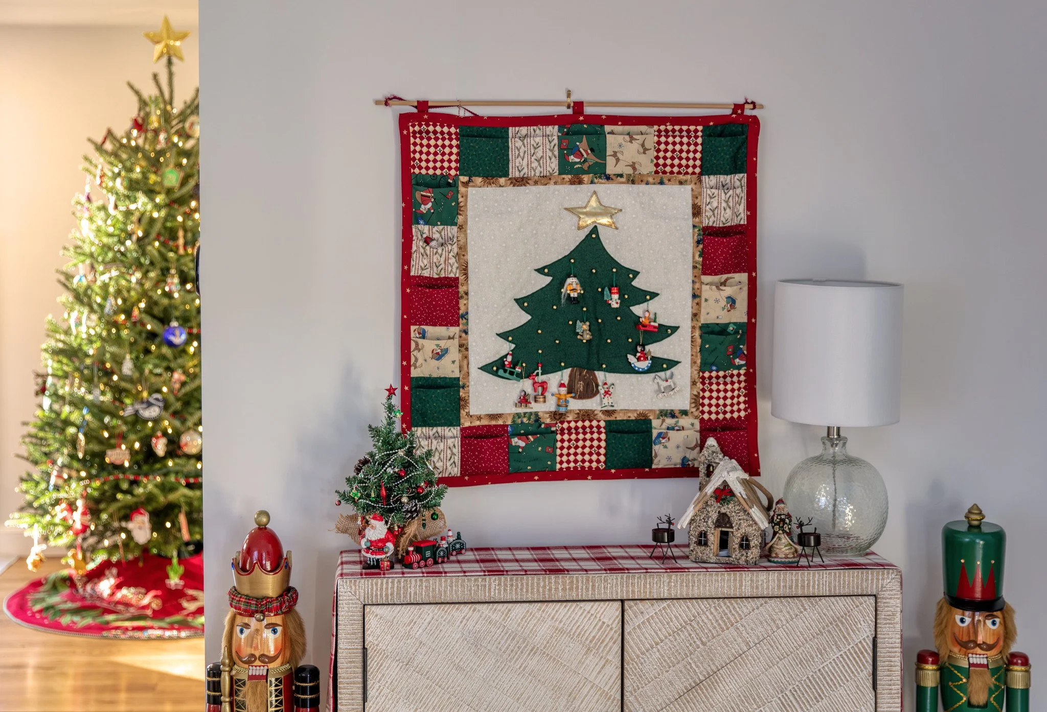 Christmas Decorations (December 2025)