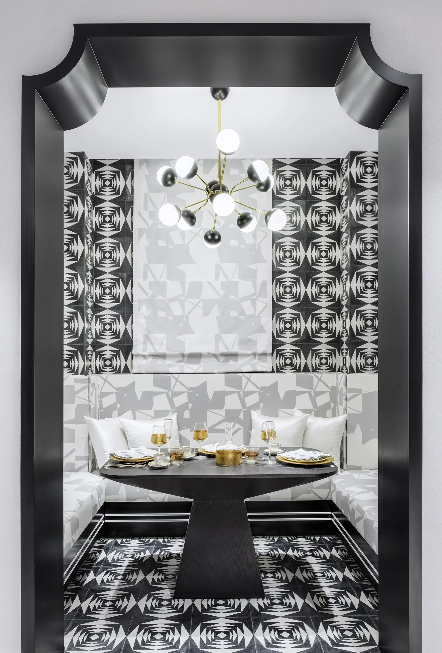 BREAKFAST ROOM 1.jpg