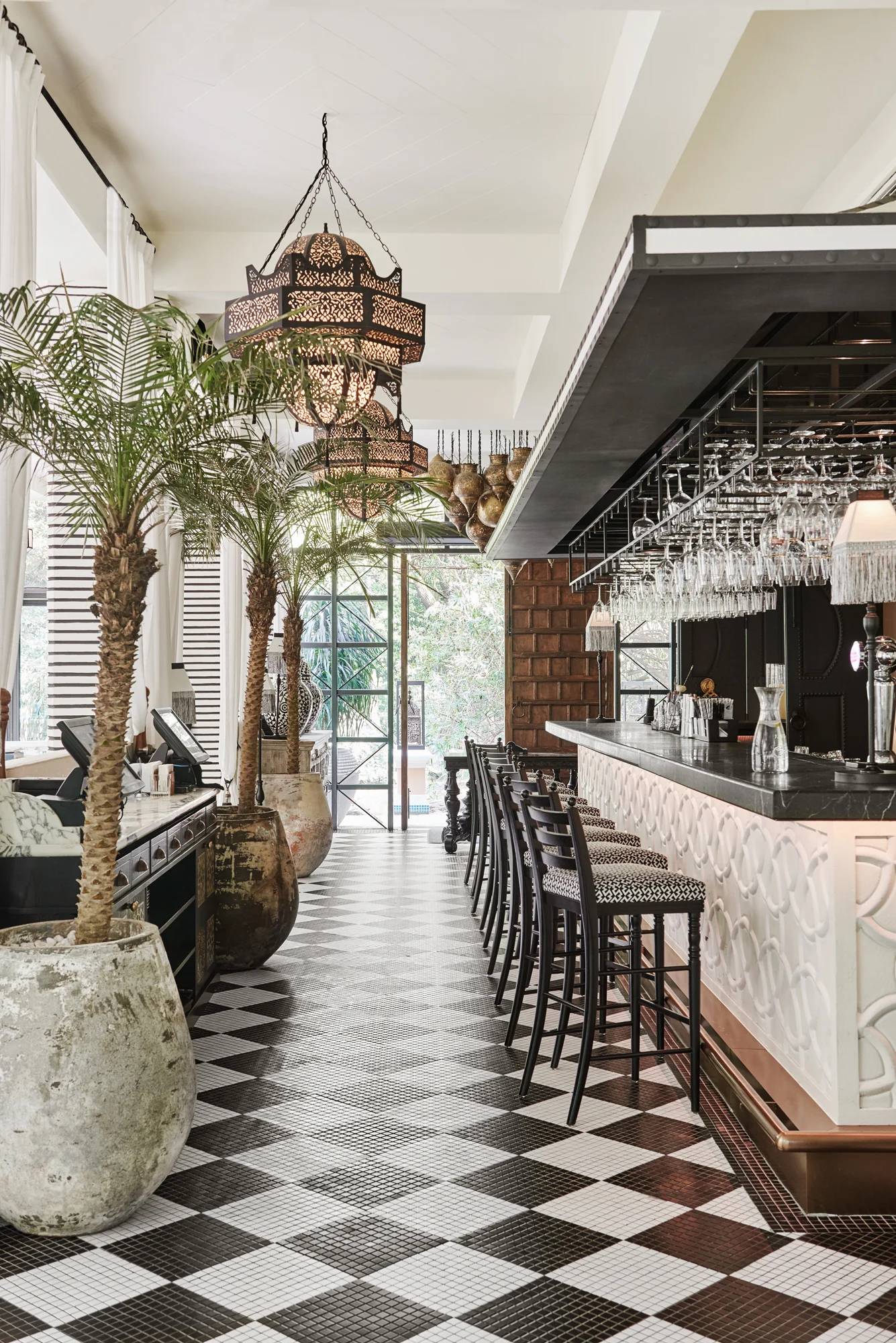 07 DINING AREA BAR.JPG