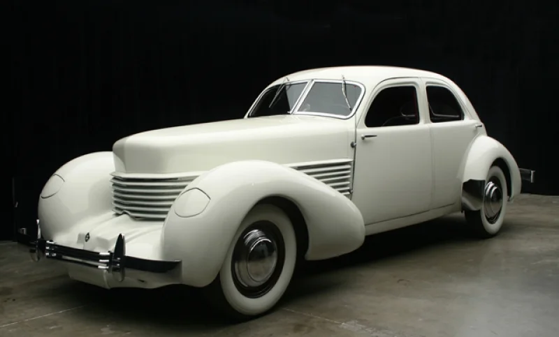 The Cord 810 / 812