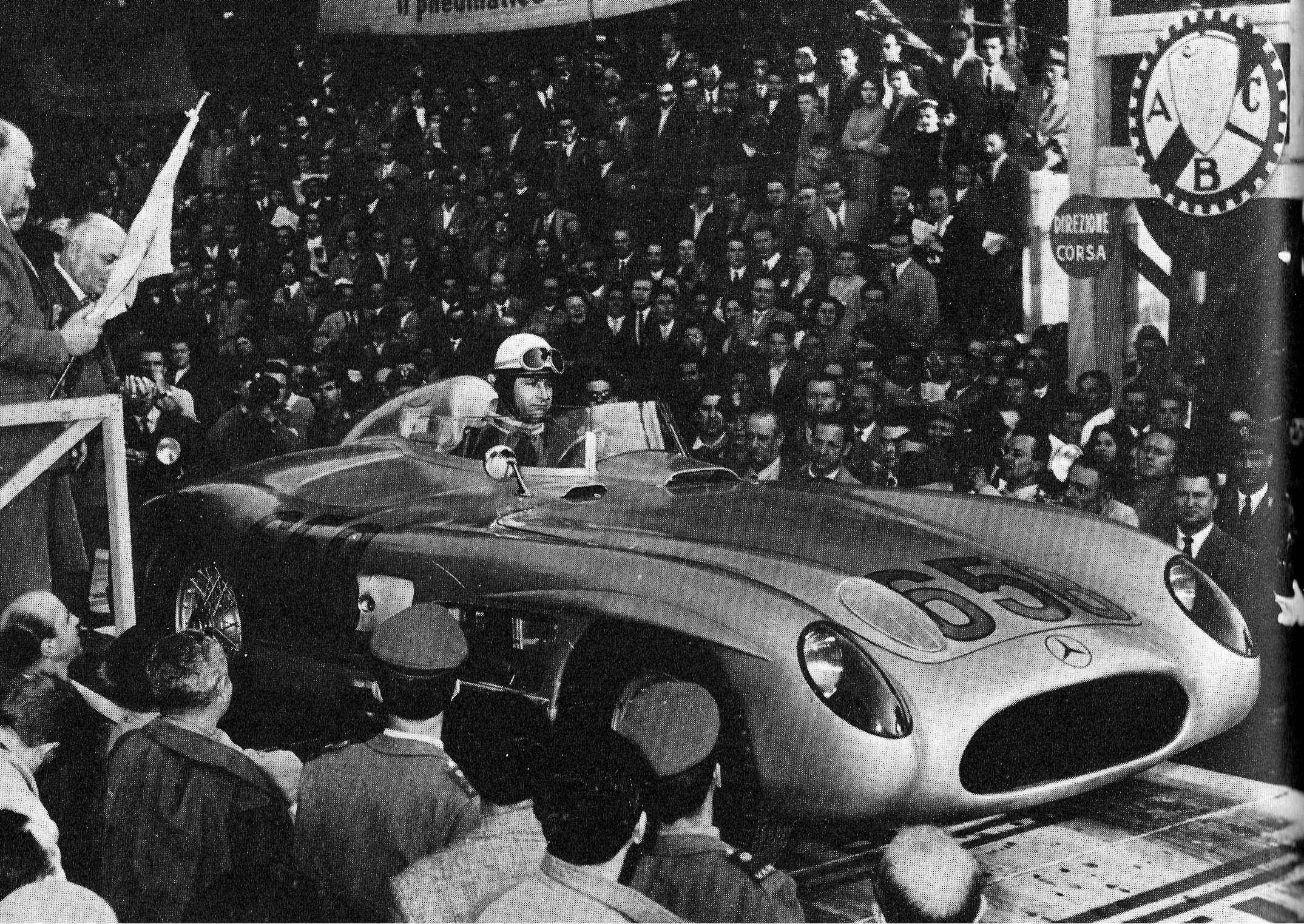 Fangio's 300 SLR, at the line