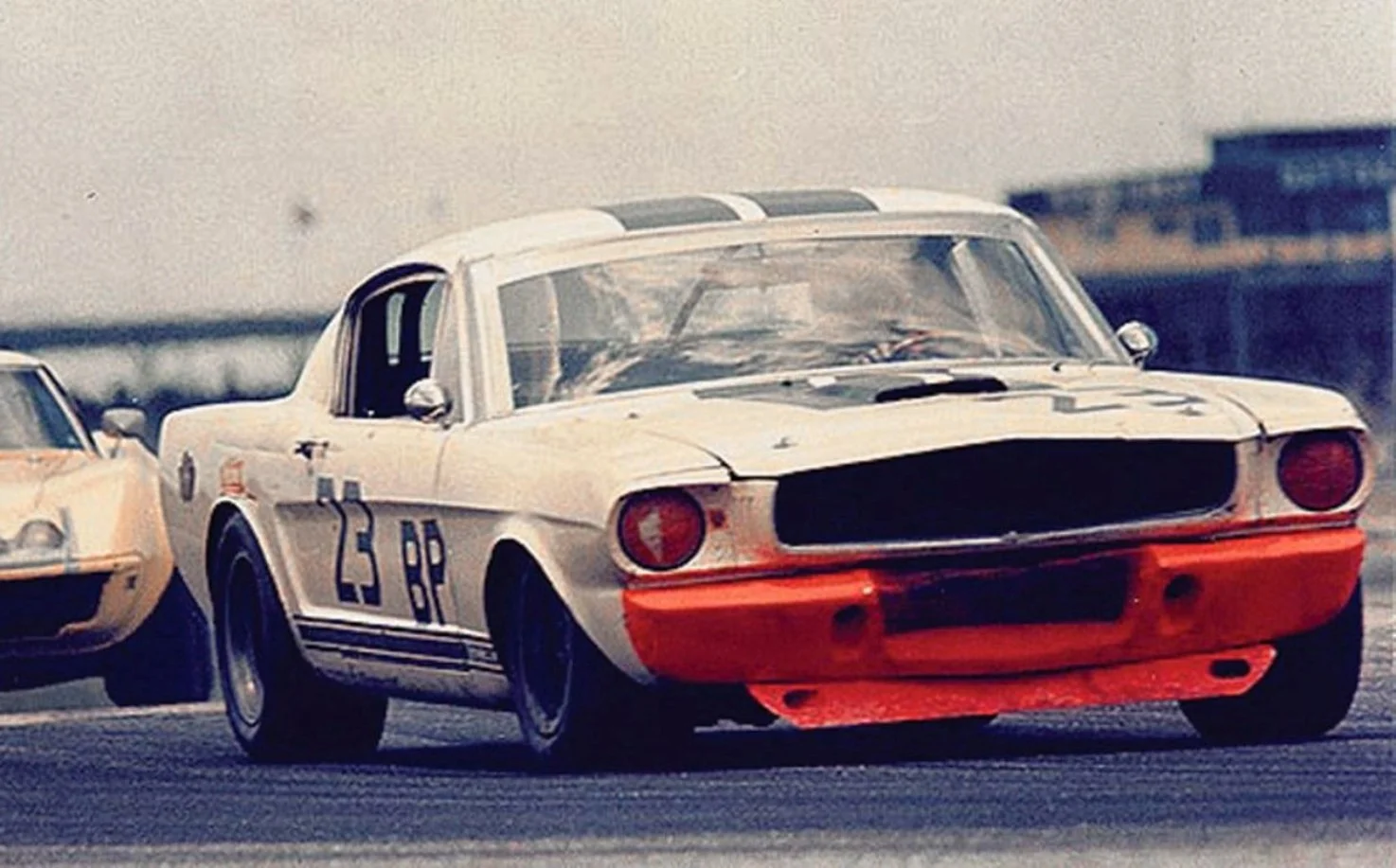 Shelby-Mustang-GT350R-07.jpg