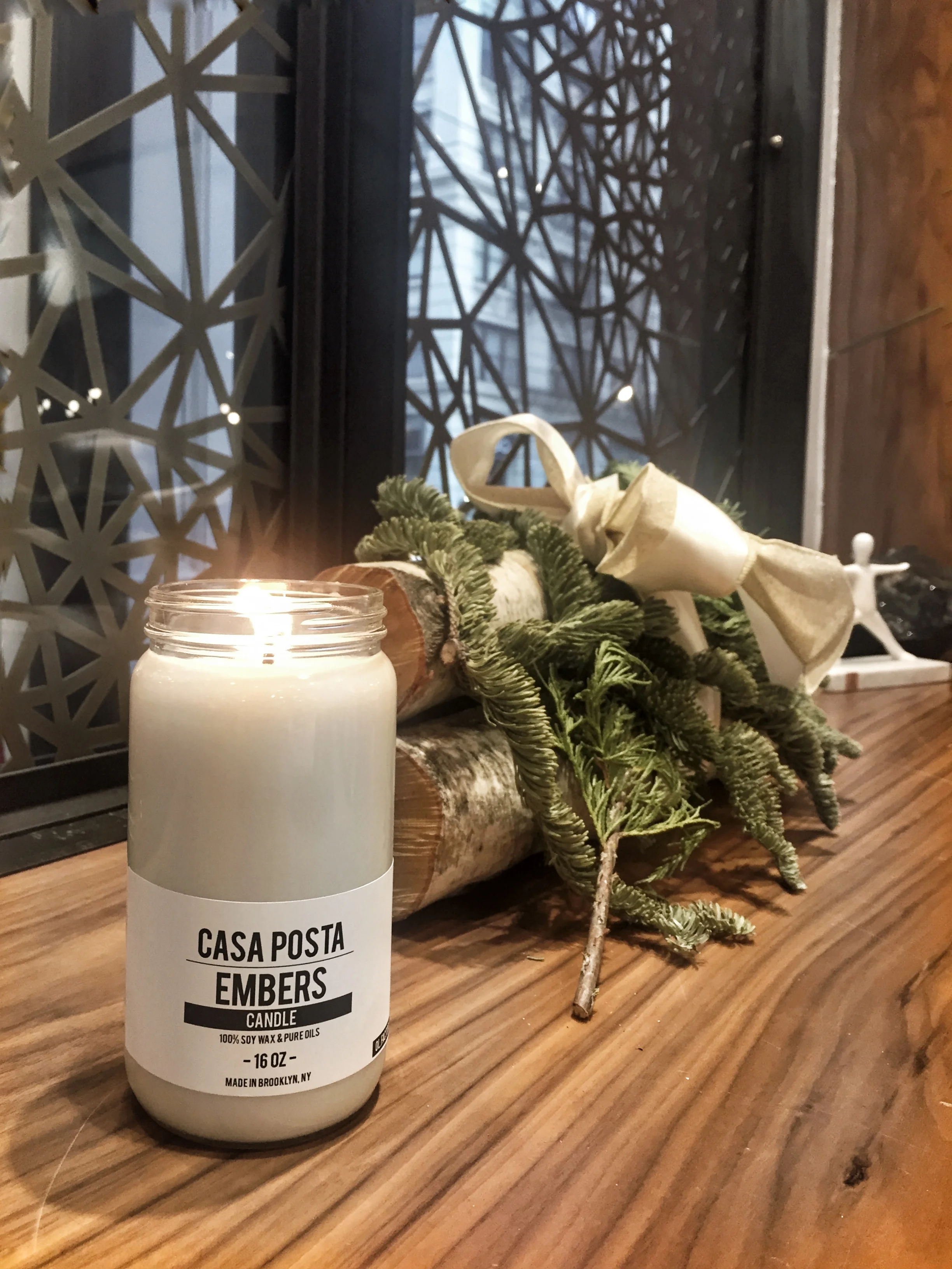EMBERS - LULULEMON FLATIRON Seasonal bespoke. Key notes: Firewood and cedarwood.