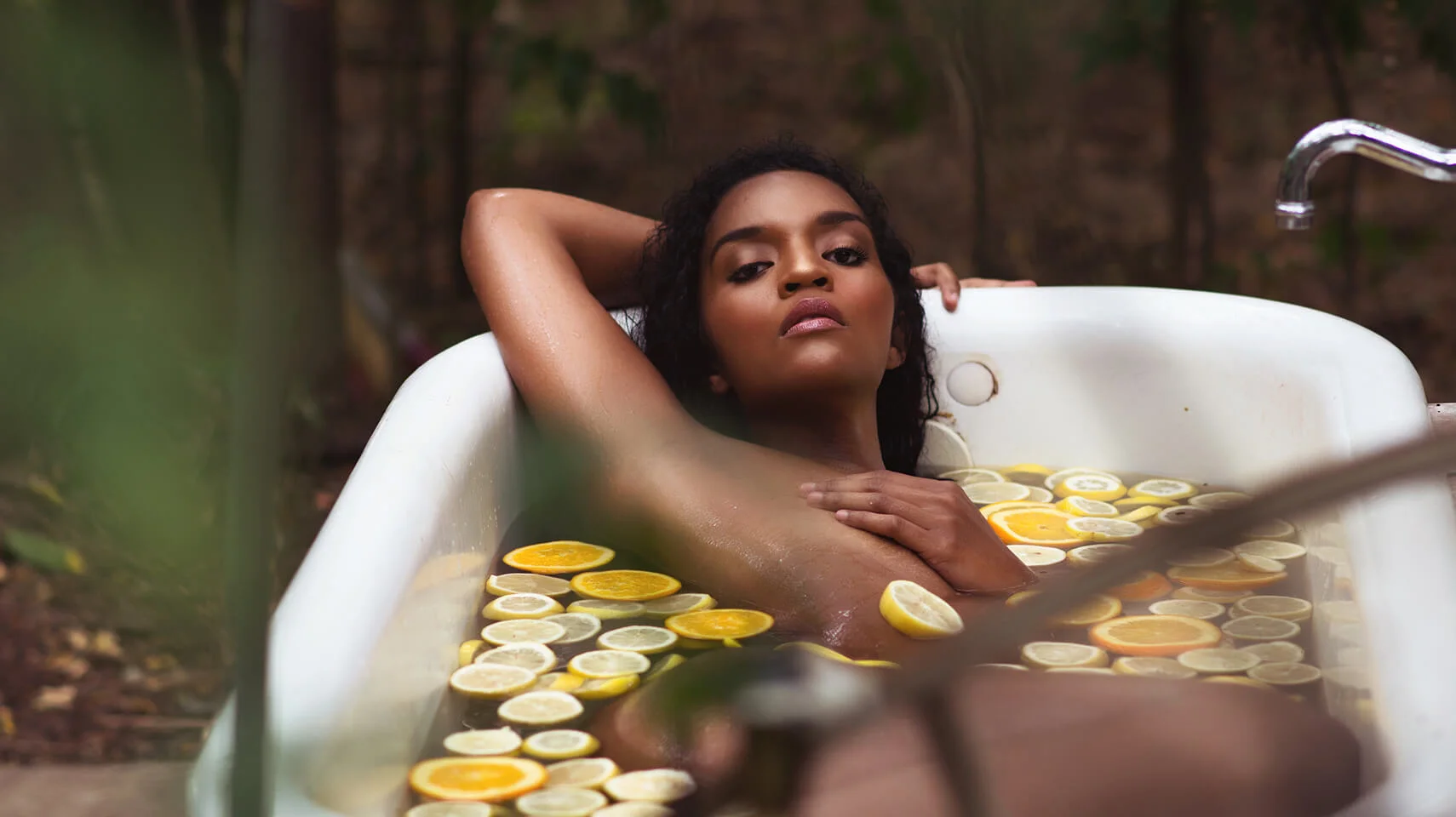 Dallas Boudoir, Wonderland Boudoir Outside Boudoir French Tub Lemons Oranges Citrus-51.jpg