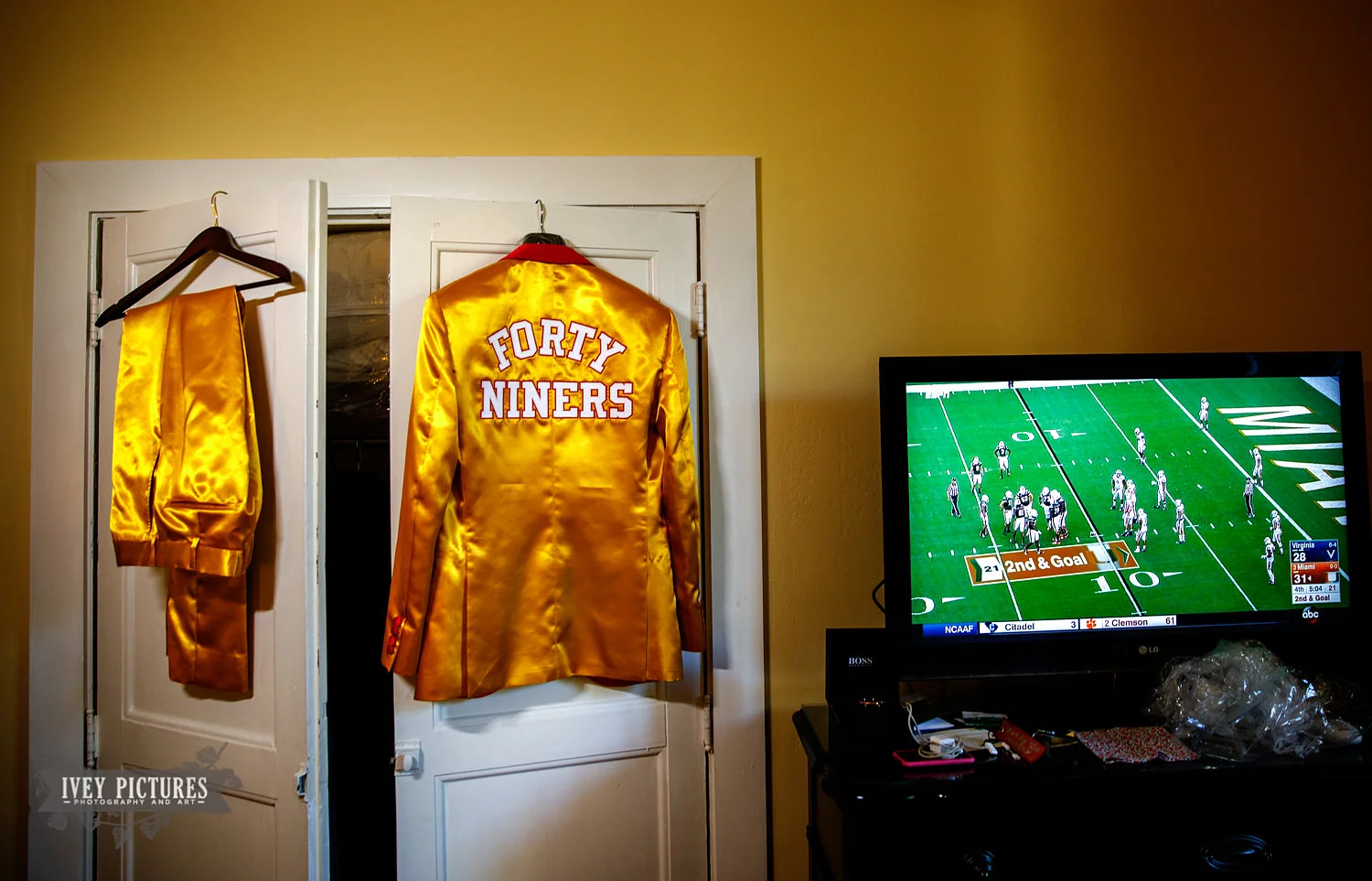 Custom 49ers suit.jpg