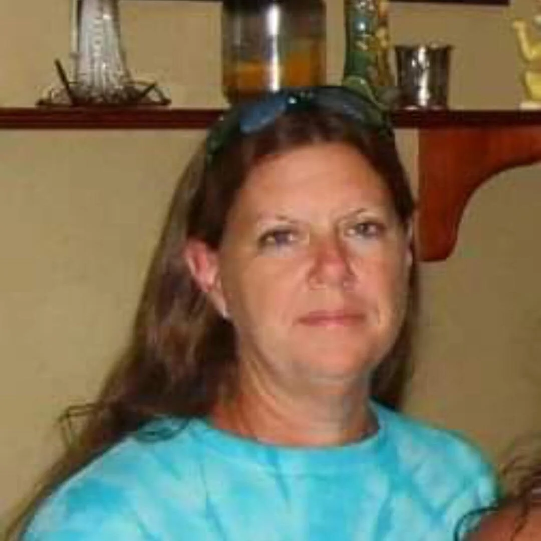 Who We Are — LESLIE'S WEEK