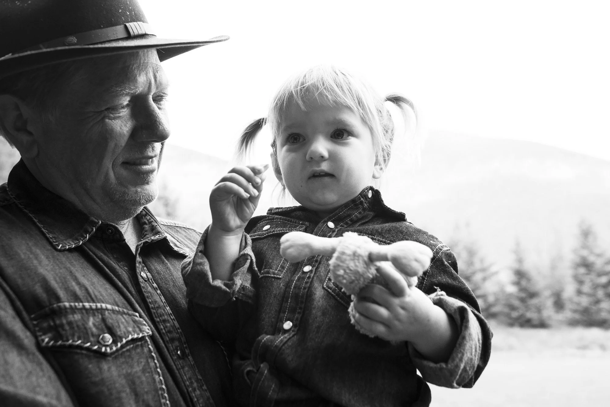 summer-family-portraits-tessa-sheehan-photography-16.jpg