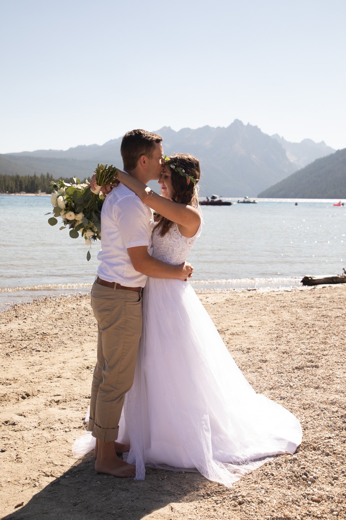 Lakeside summer elopement at Redfish Lake, Stanley, Idaho with photography by Tessa Sheehan