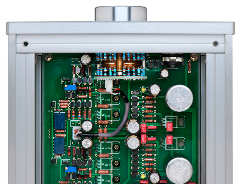 Inside the Burson Soloist reveals its extraordinary build & parts quality. © 2015 Wes Bender