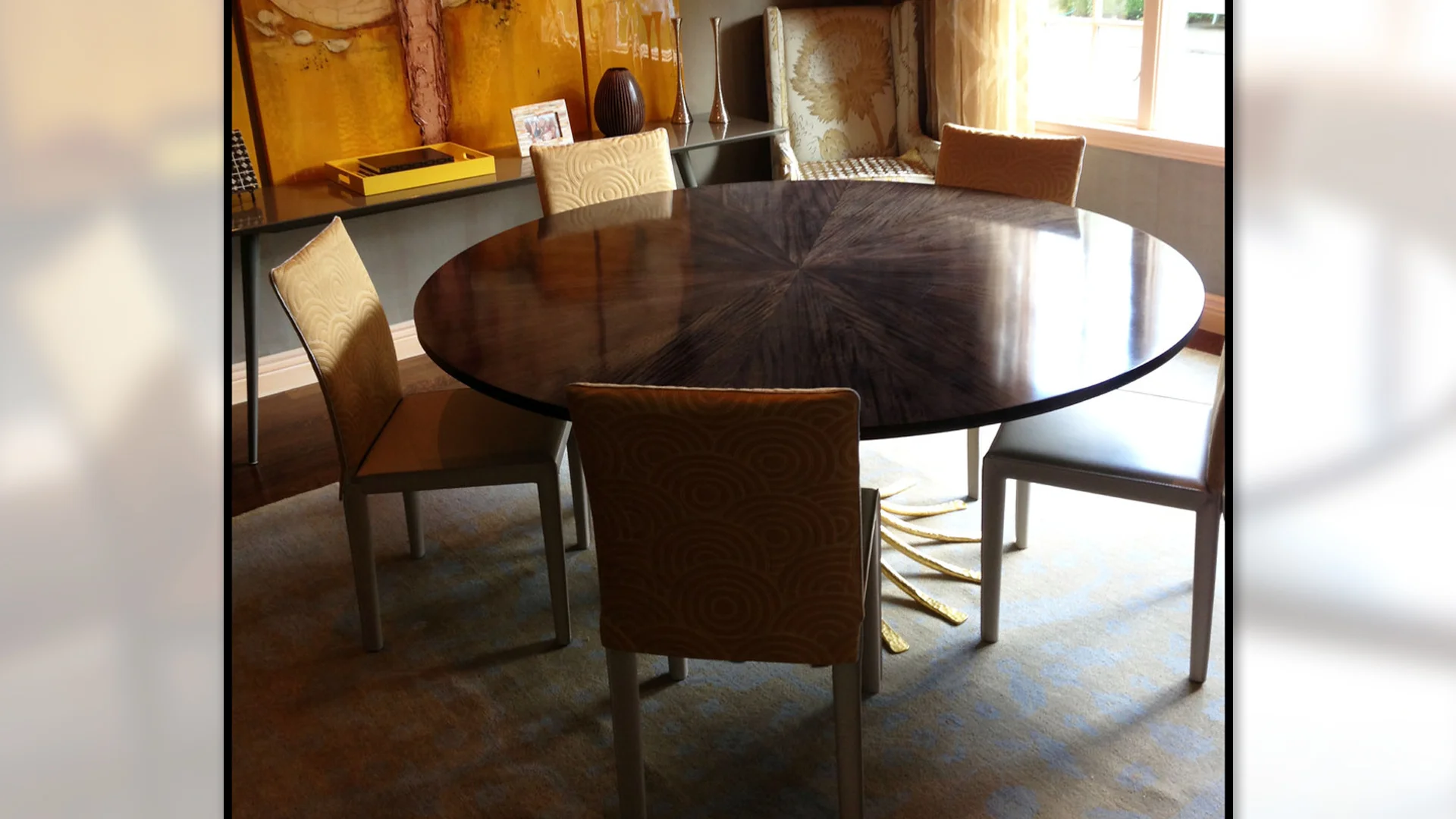 Circular Dining Table