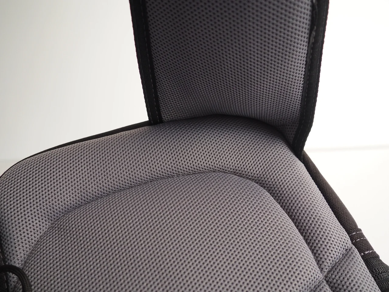 Solid connection of the sling strap to the body