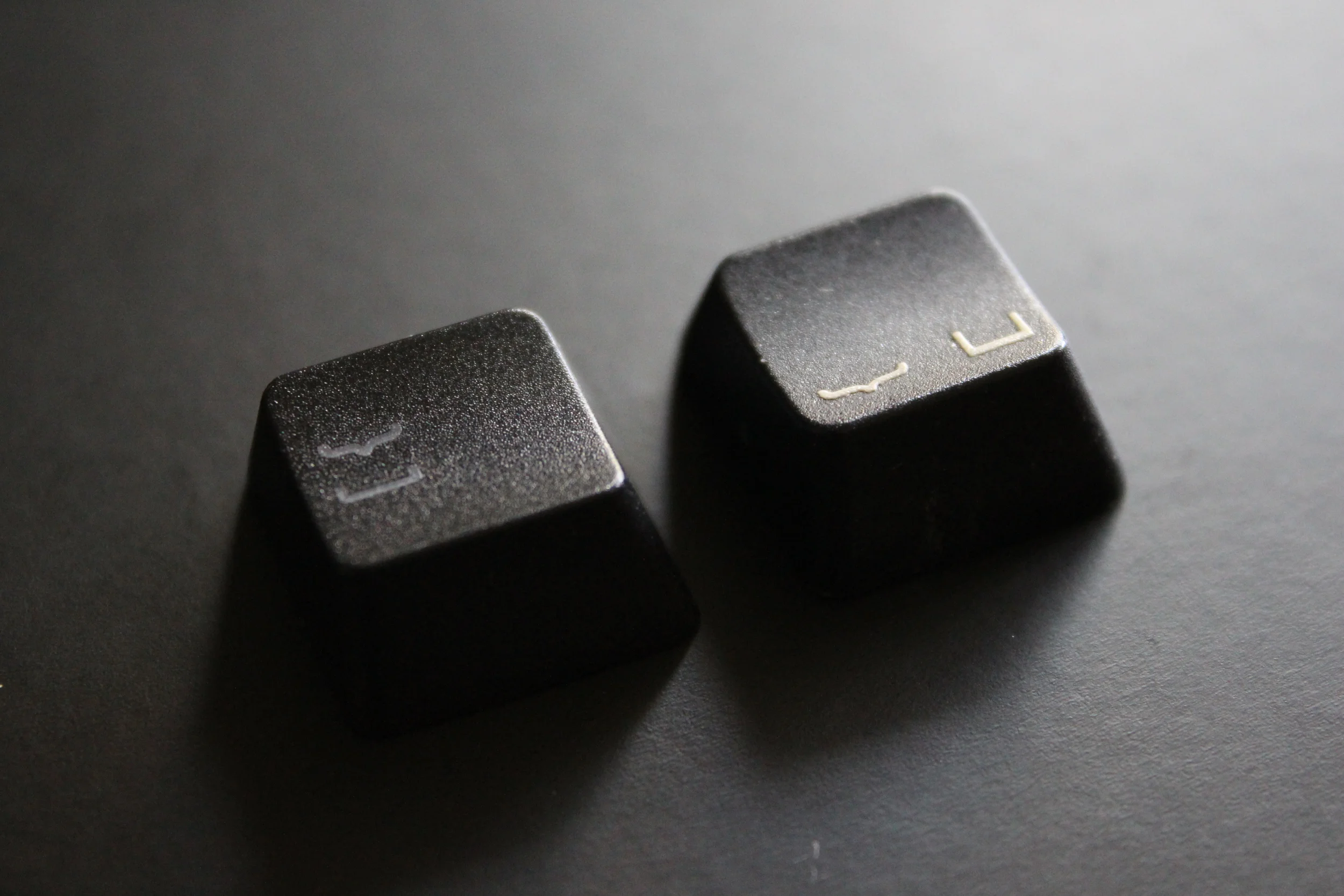 Left: Ducky Shine 5, Right: Steelseries 7G