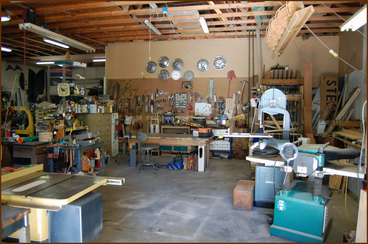 web_Studio View_Dovetail_border.png