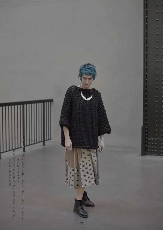 BLACK OVERSIZED 3/4 SLEEVED TOP