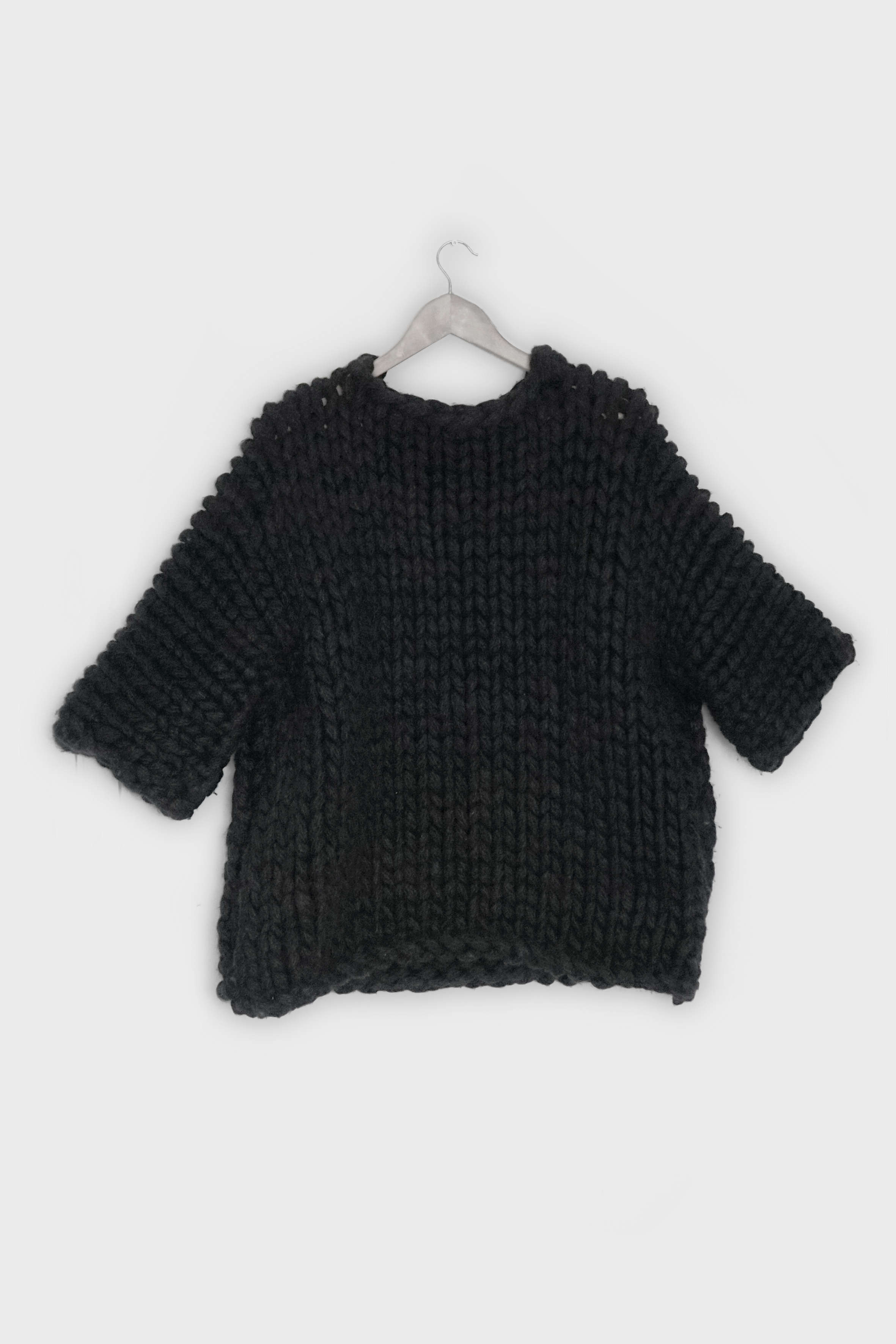 BLACK OVERSIZED 3/4 SLEEVED TOP