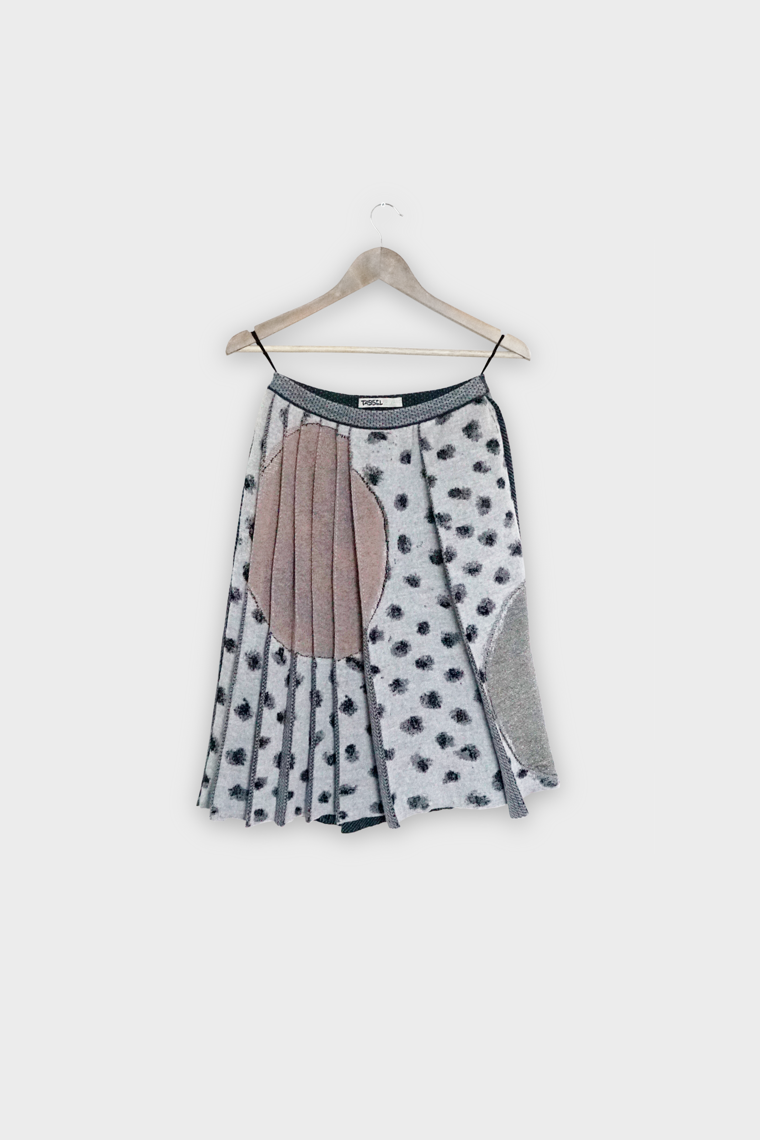 DOTS, CIRCLES AND TEXTS PLEATED SKIRT