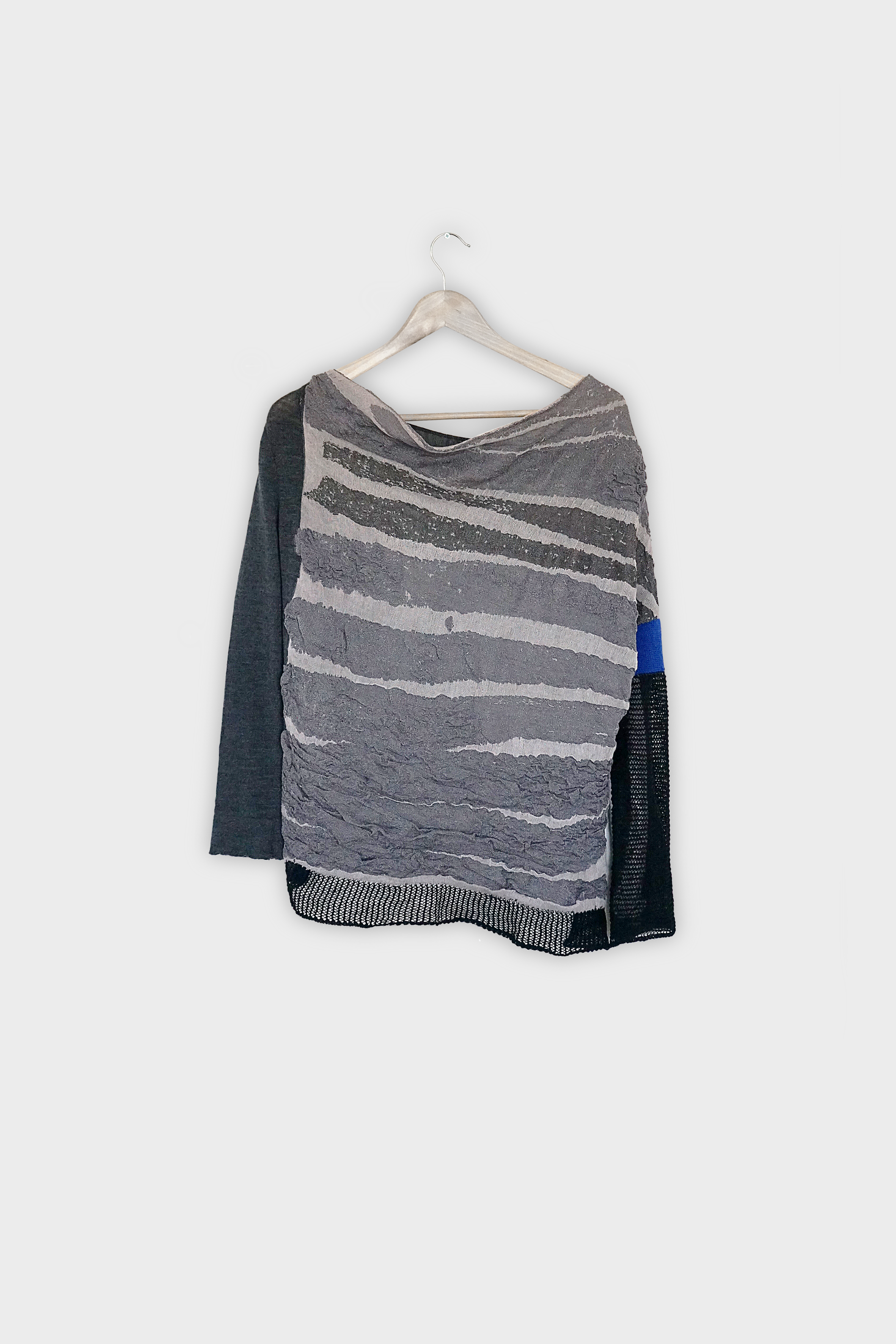 UNEVEN STRIPES LONG SLEEVED TOP