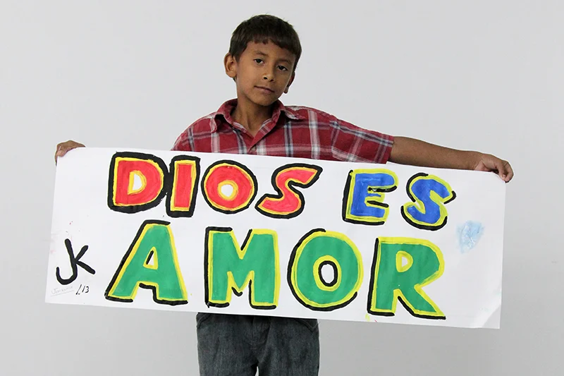NIBALDO VERGARA • AVISOS PUBLICITARIOS Un taller sobre pintura de avisos con uno de los principales autores de la gráfica popular de Valledupar (Colombia) en el marco del programa Obra Viva del Banco de la República. 