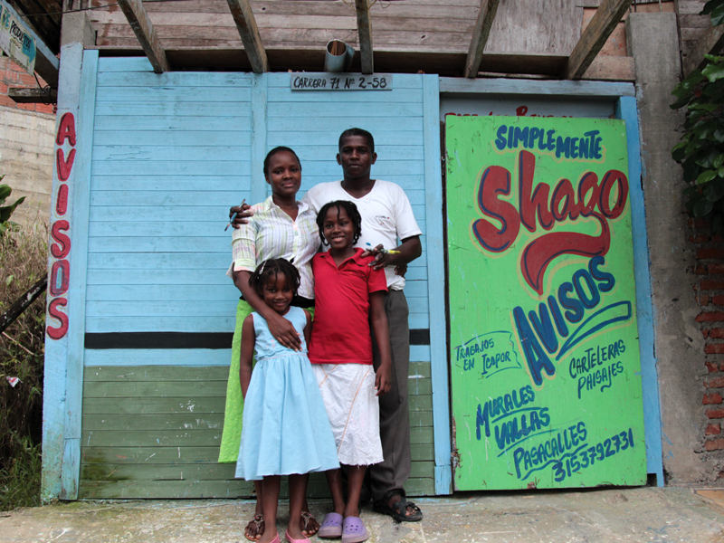 El pintor 'Shago' y su familia, Buenaventura (COL)