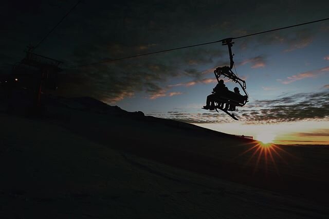 26.06.20 &bull; Not a bad place to be, first time out of Auckland post covid lockdown. Prime Minister @jacindaardern officially opens the ski season at Cadrona Ski Field. @gettyimages @gettyreportage #wanaka #queenstown #nztravel #tourismnewzeland #c