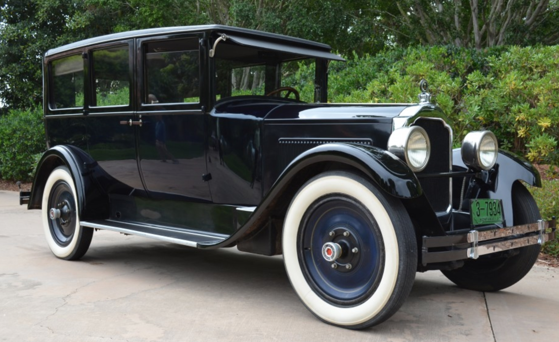 1924 Packard Seven-Passenger (Touring Sedan), the same model Dr. Candray drove in 1926.