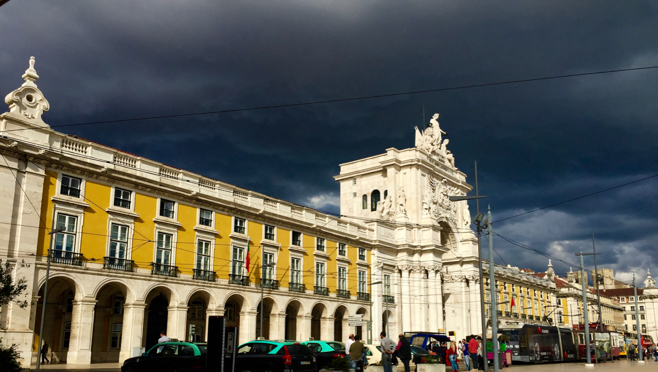 iPhone 6 Plus, 4:03pm 20 October 2015