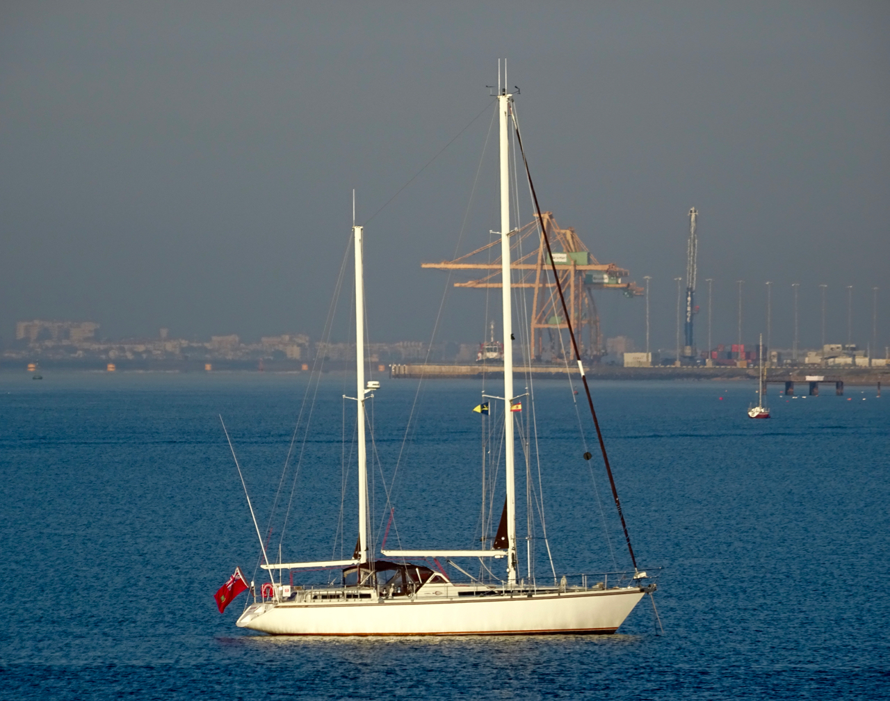 Peregrinus at anchor in the Odiel river, in front of Mazagón Marina, mancomunidad of Moguer and Palos de la Frontera. Photo courtesy of Javier Delgado. Sony DSC-HX60V, 10:14 AM, 17 November 2015