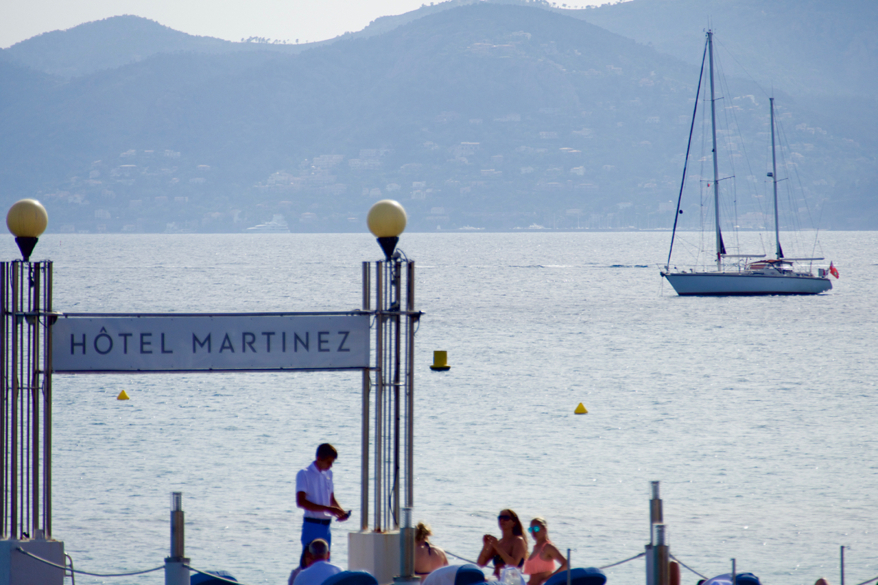 Peregrinus at anchor in the Rade de Cannes in front of the Boulevard de la Croisette. 26 May 2016, Leica Typ 114.