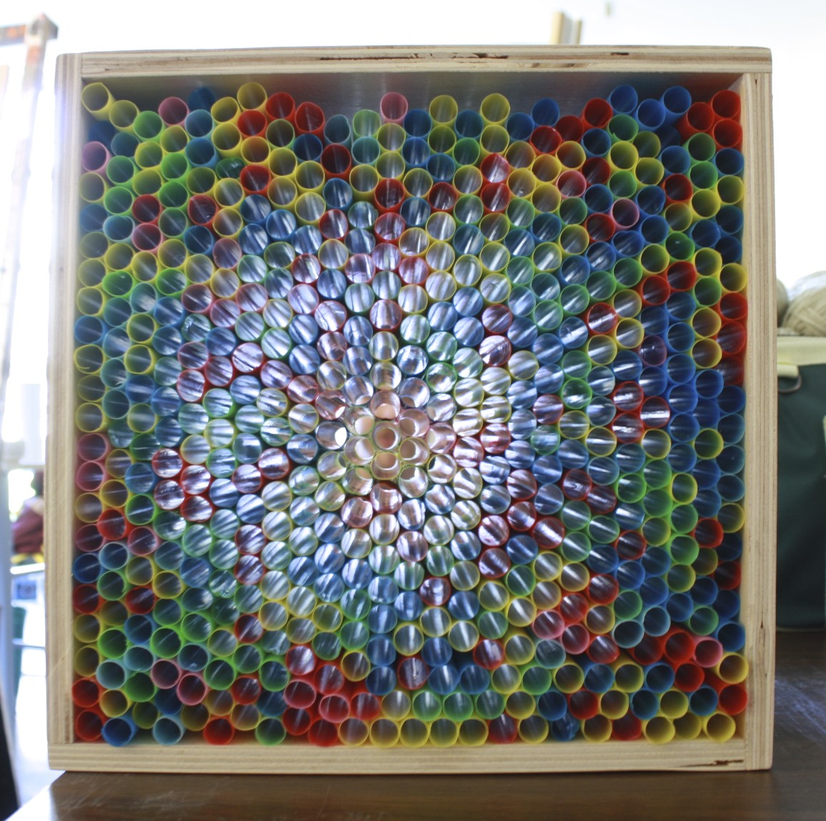 Nic Vandergugten, Straw Light Box Experiment, Feb 2015