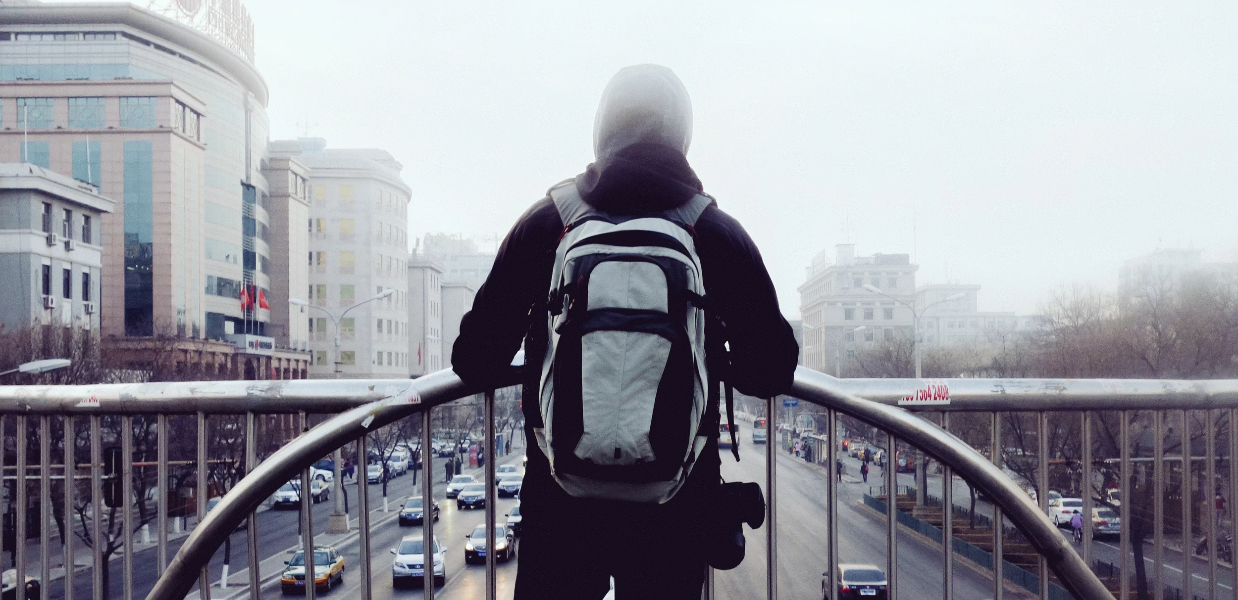 MINIMALIST STYLE OF TRAVEL