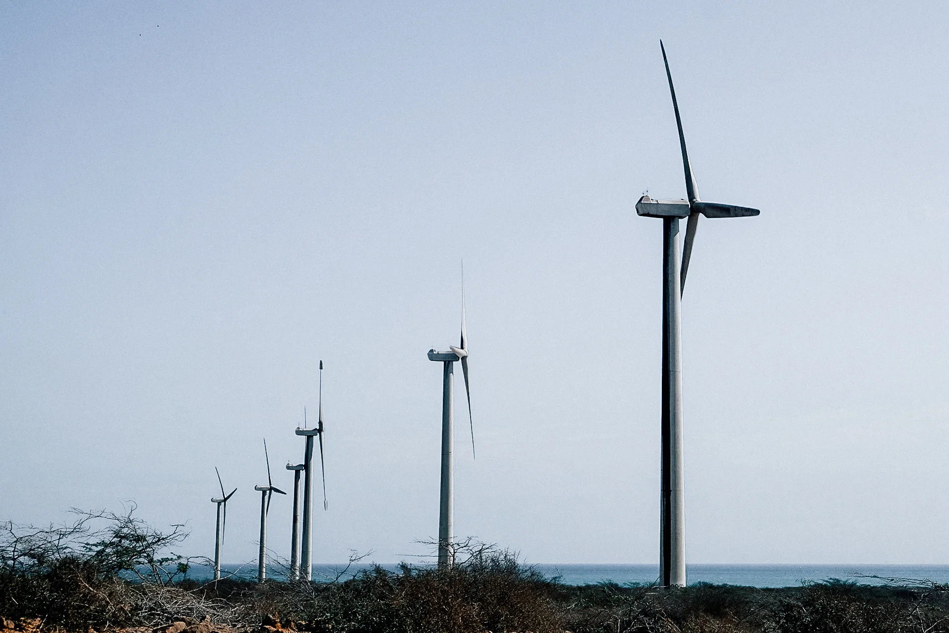 We stopped at Jepírachi, in the department of La Guajira, it is the only wind farm in Colombia. The wind farm harnesses an average of 9.8 meter per second winds and has a capacity of 19.5MW of power.