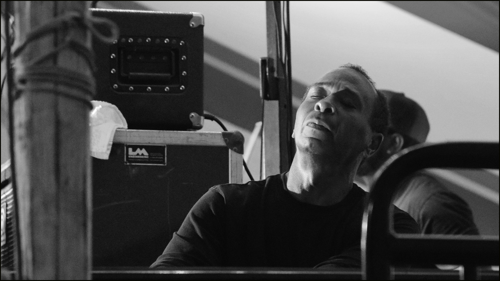 keyboard player who is “playng” live. no fakey fakey autotune/backing track crap (c) mark somple 2019