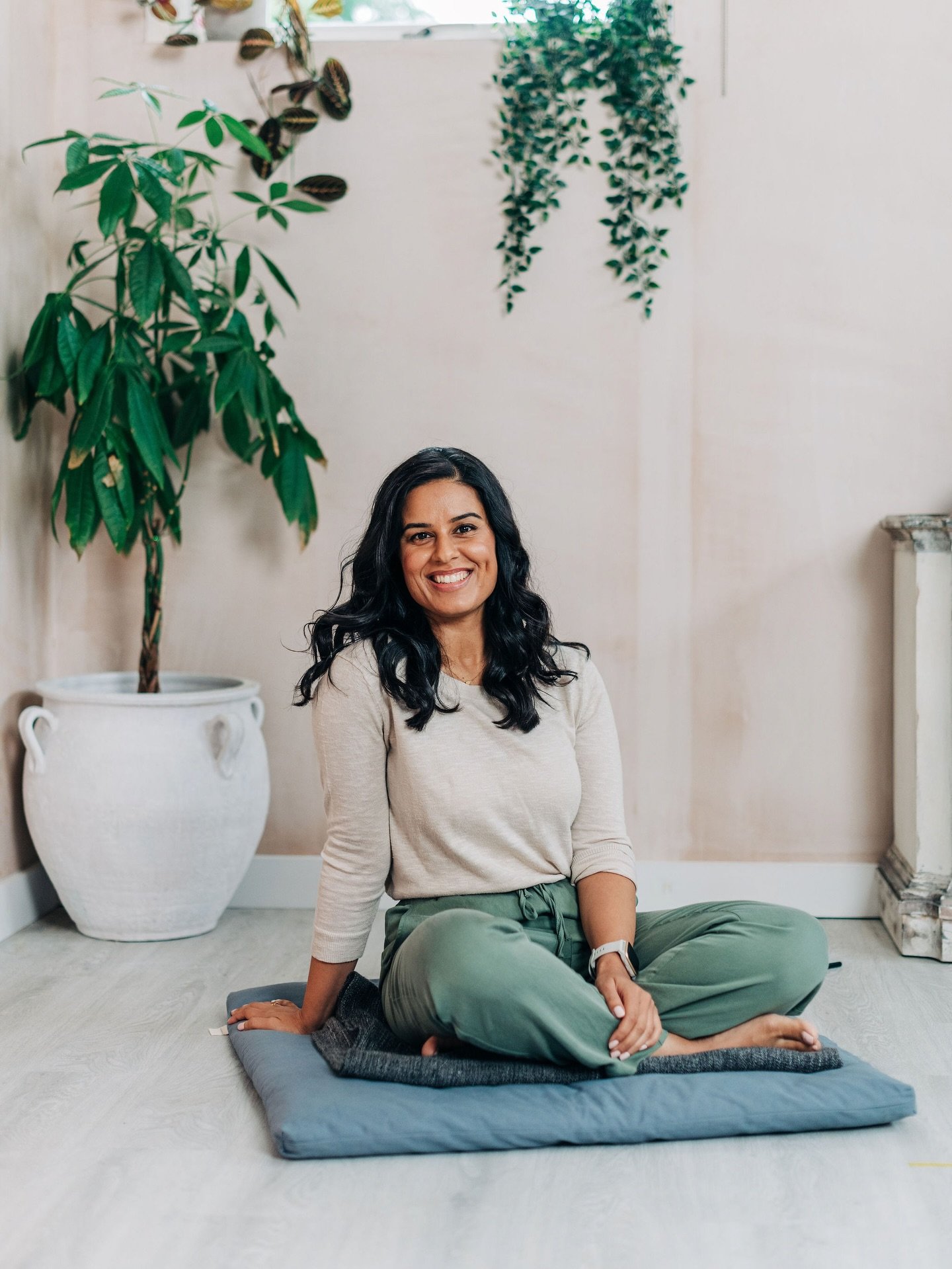 Throwback Thurs (that&rsquo;s definitely not still a thing is it) to this gorgeous shoot with the lovely Meera Majithia.

This was our second photo-shoot together back in 2021 for her coaching business, where we created joyful, grounded portraits for