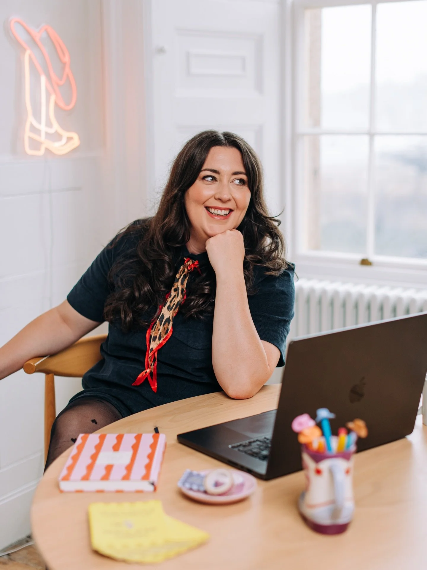 Do you know about Howdy Naomi? She creates the most gorgeous branding and websites for small businesses and is sharing a new weekly video series on building a bold, personality-first brands over at @howdynaomi!

I had the joy of collaborating with he