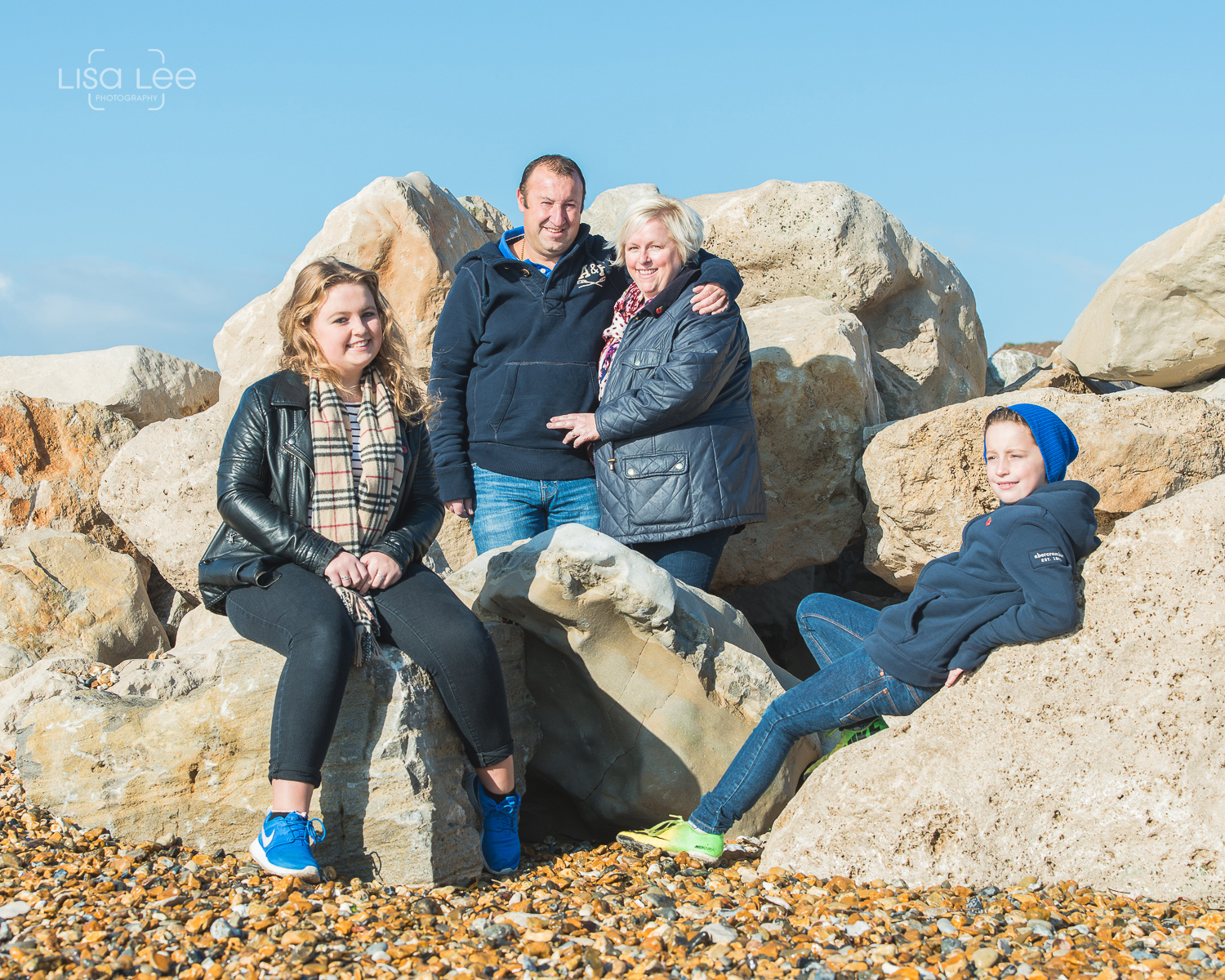 family-portrait-photography-prewedding-hengistbury-head-watts-7.jpg