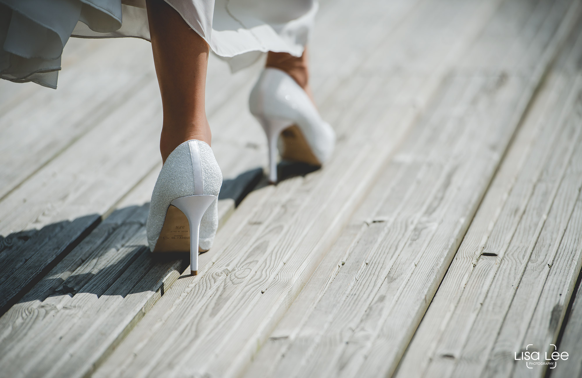 lisa-lee-wedding-photography-christchurch-dorset-brideshoe.jpg