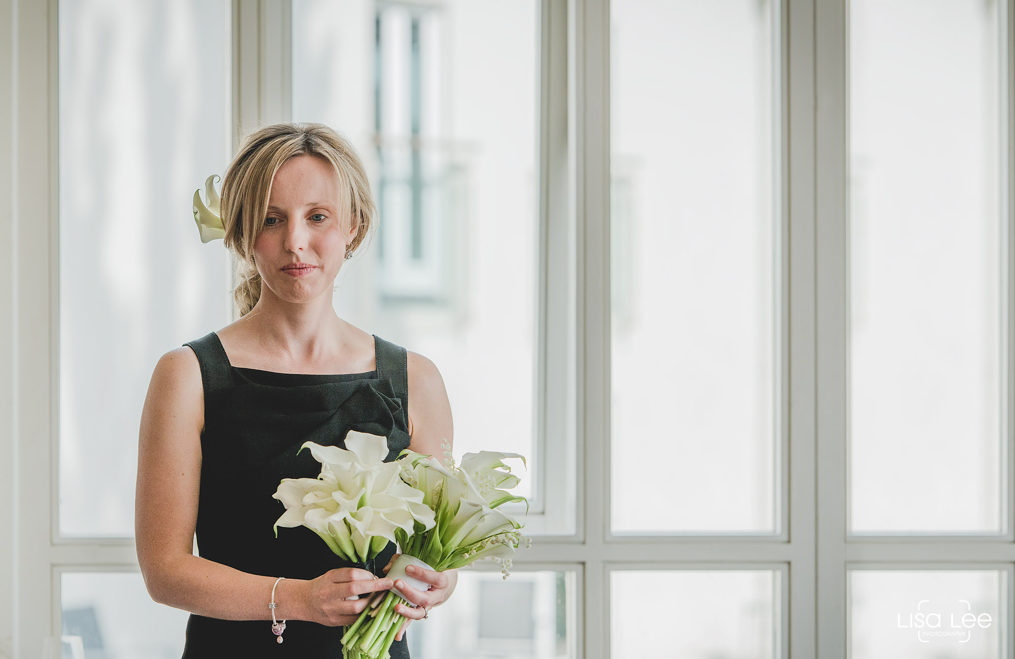 lisa-lee-wedding-photography-christchurch-dorset-bridesmaid.jpg