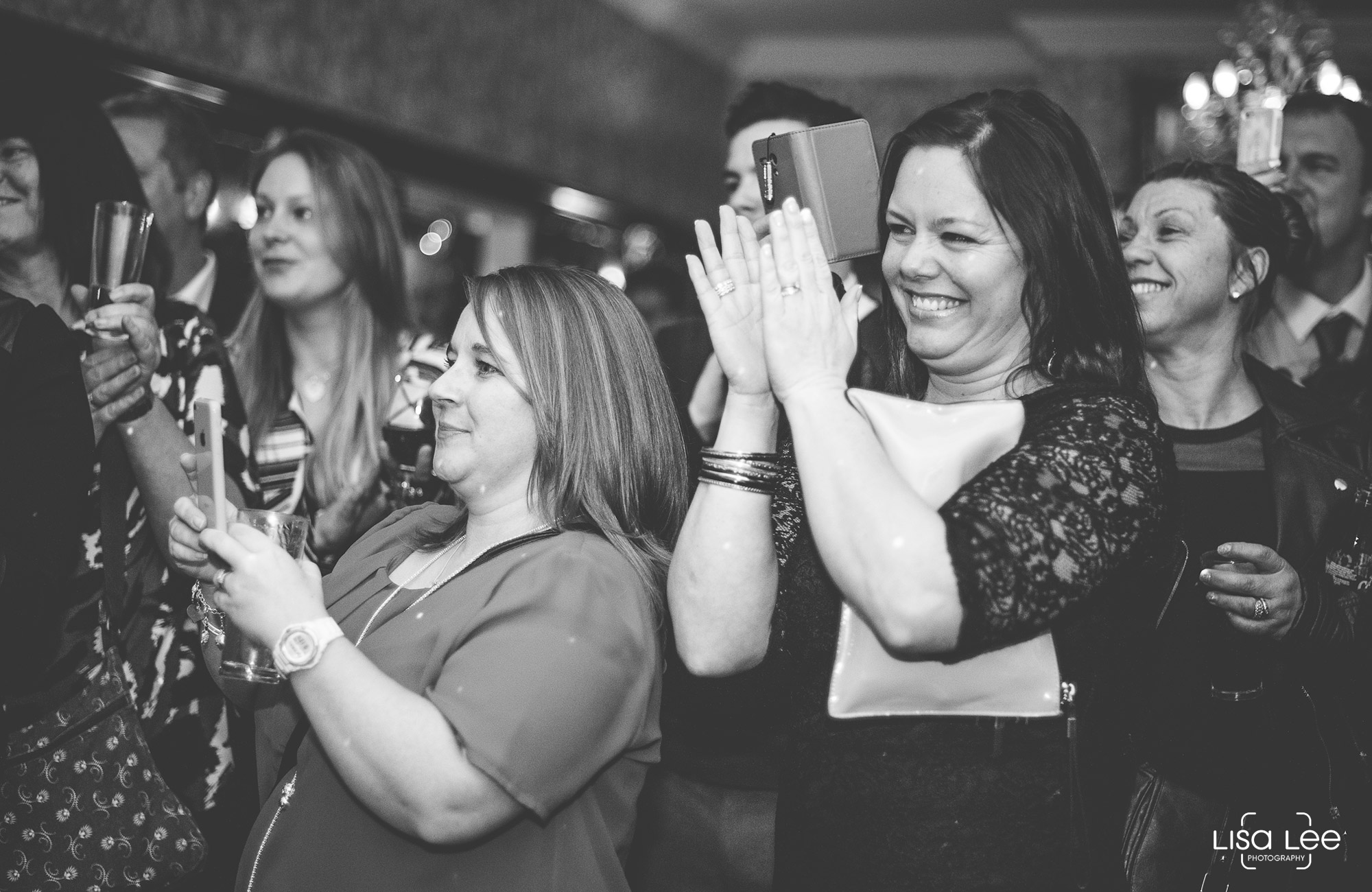 lisa-lee-wedding-photography-new-forest-hampshire-guestsclap.jpg