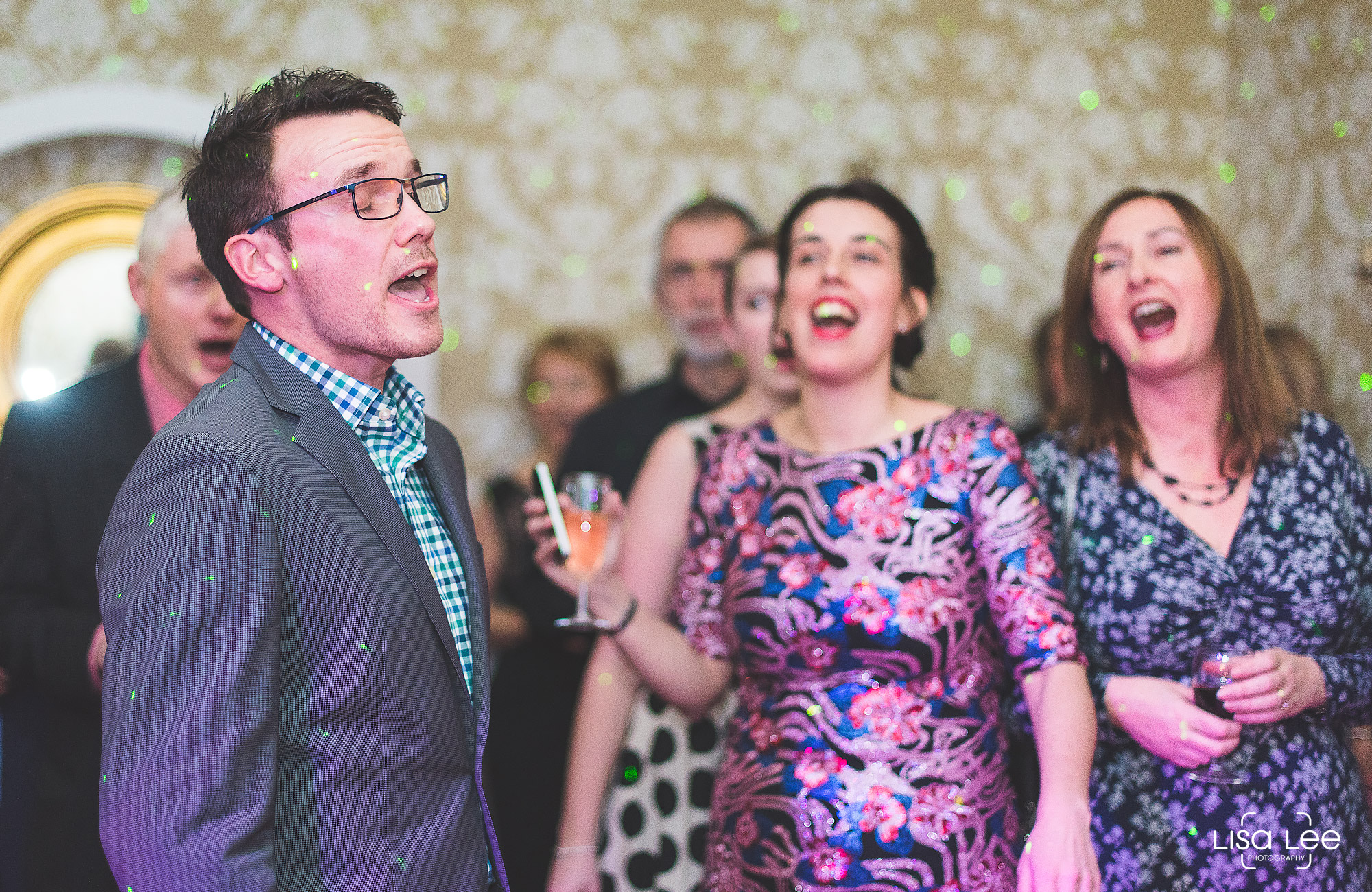 lisa-lee-wedding-photography-singing.jpg