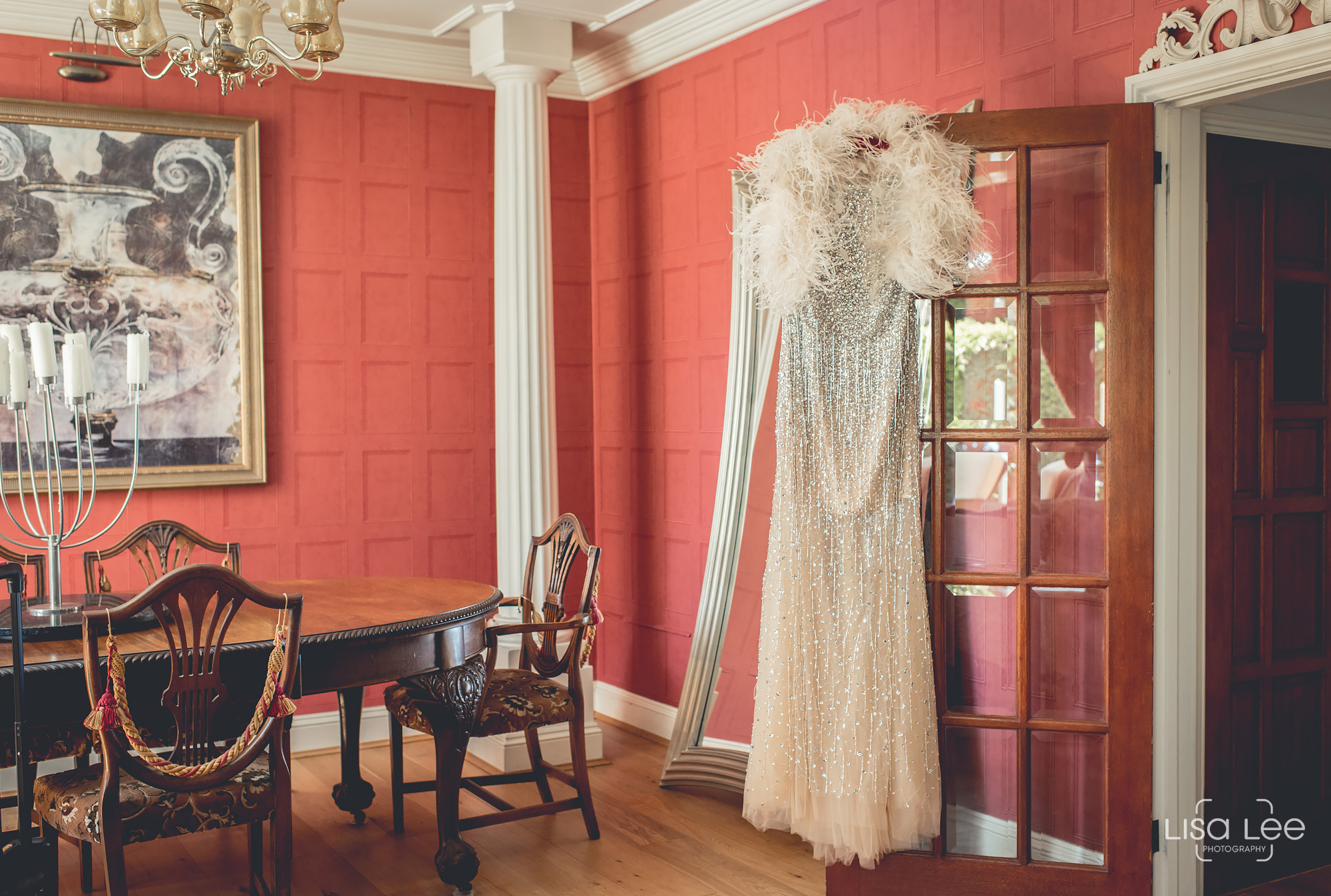 lisa-lee-wedding-photography-bridal-party-the-dress.jpg