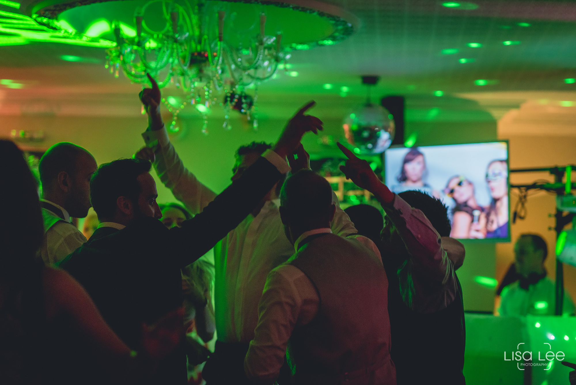 Lord-Bute-Hotel-Lisa-Lee-Documentary-Wedding-Photography-party-15.jpg