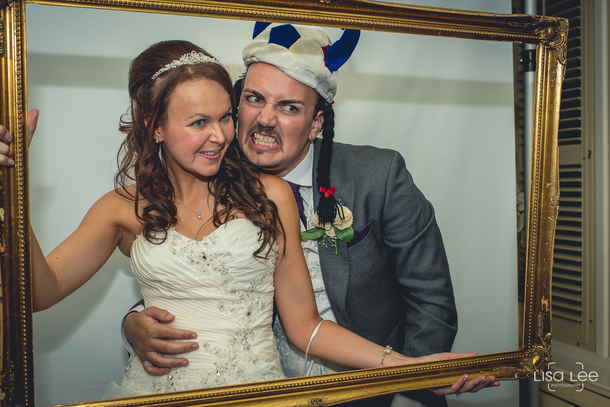 Lord-Bute-Hotel-Lisa-Lee-Documentary-Wedding-Photography-party-17.jpg