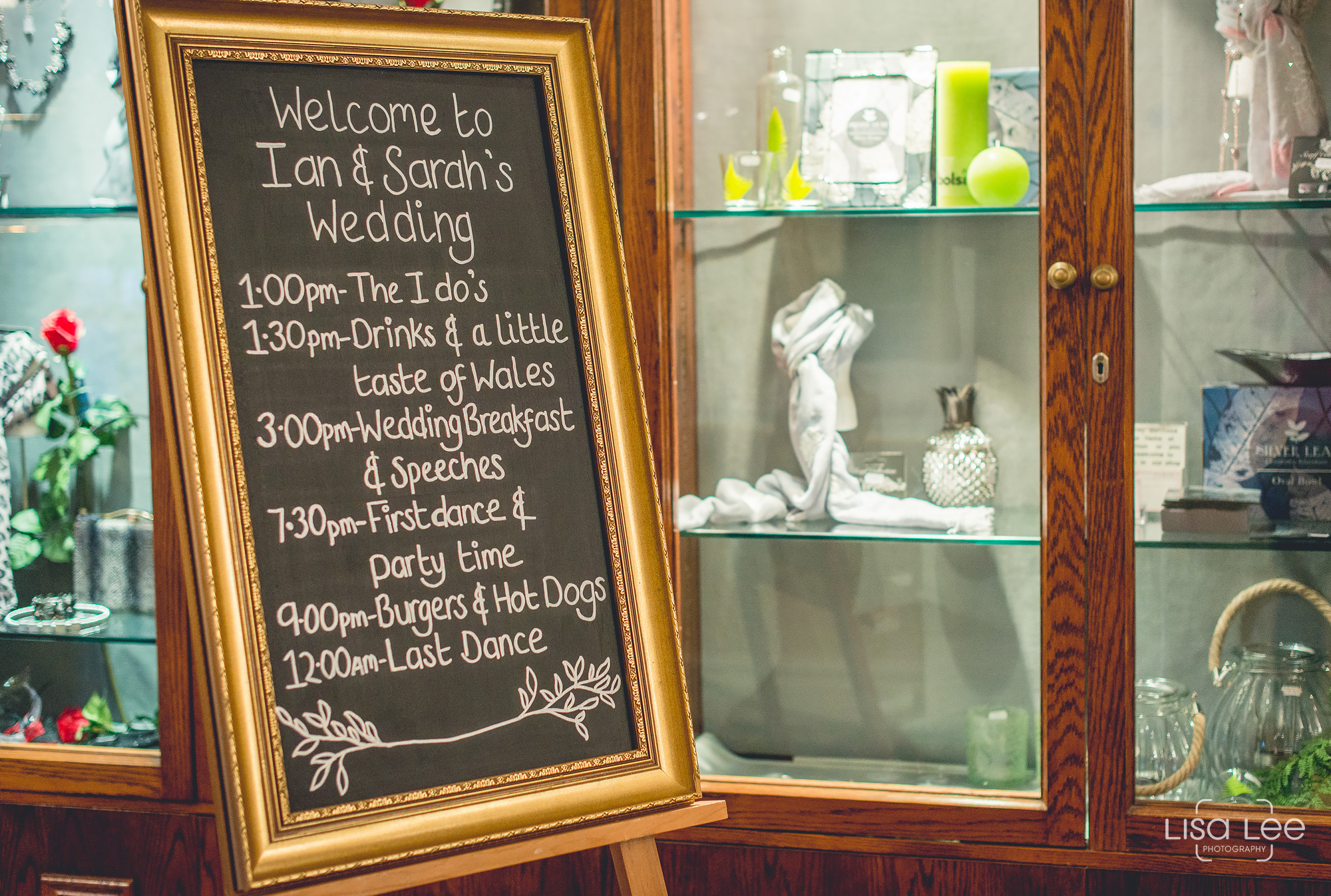 Lisa-Lee-Documentary-Wedding-Photography-Party-1.jpg